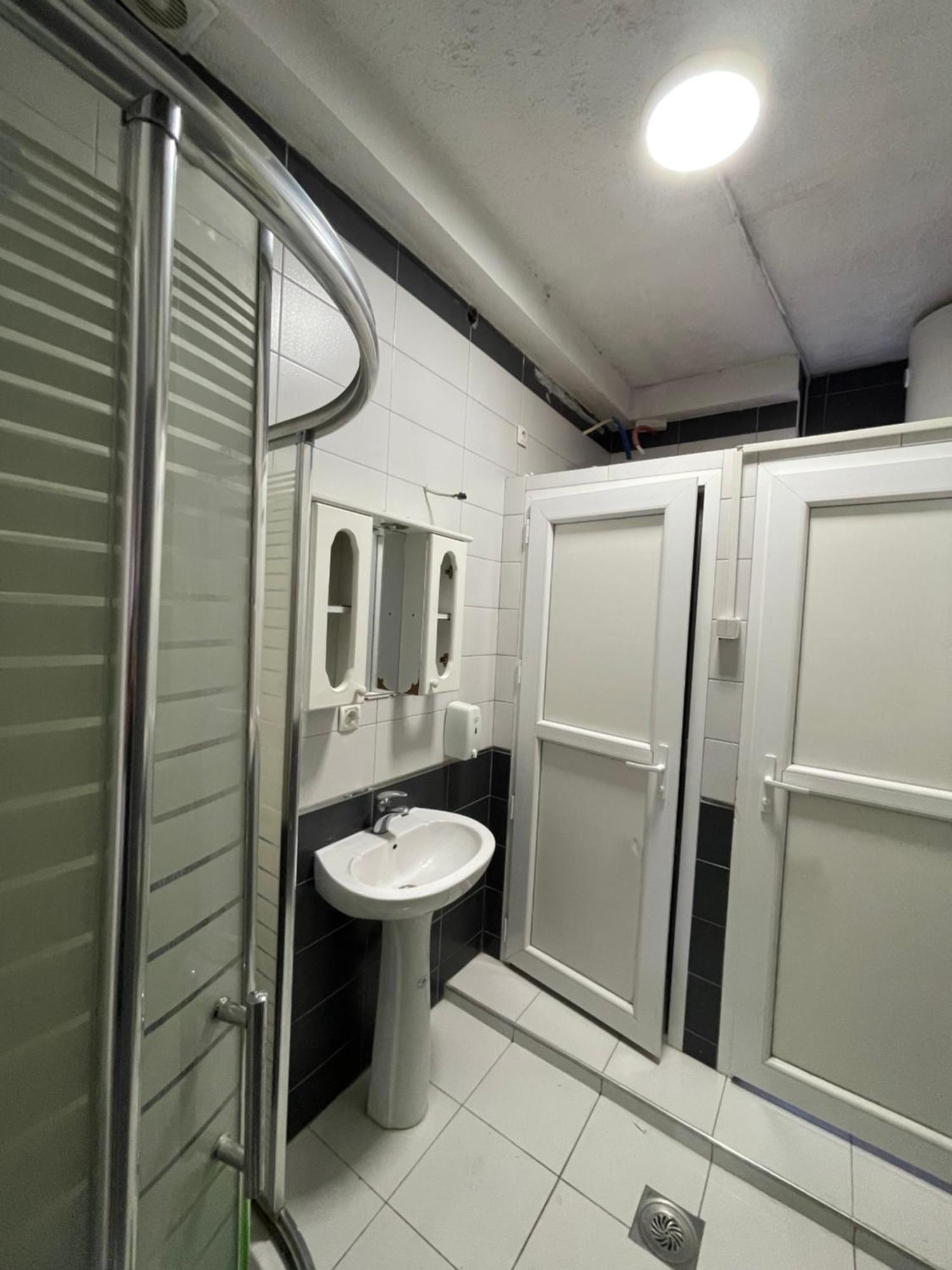 Newborn Comfort Hostel The Biggest Hostel Of Town With Best Location Priština Exteriér fotografie