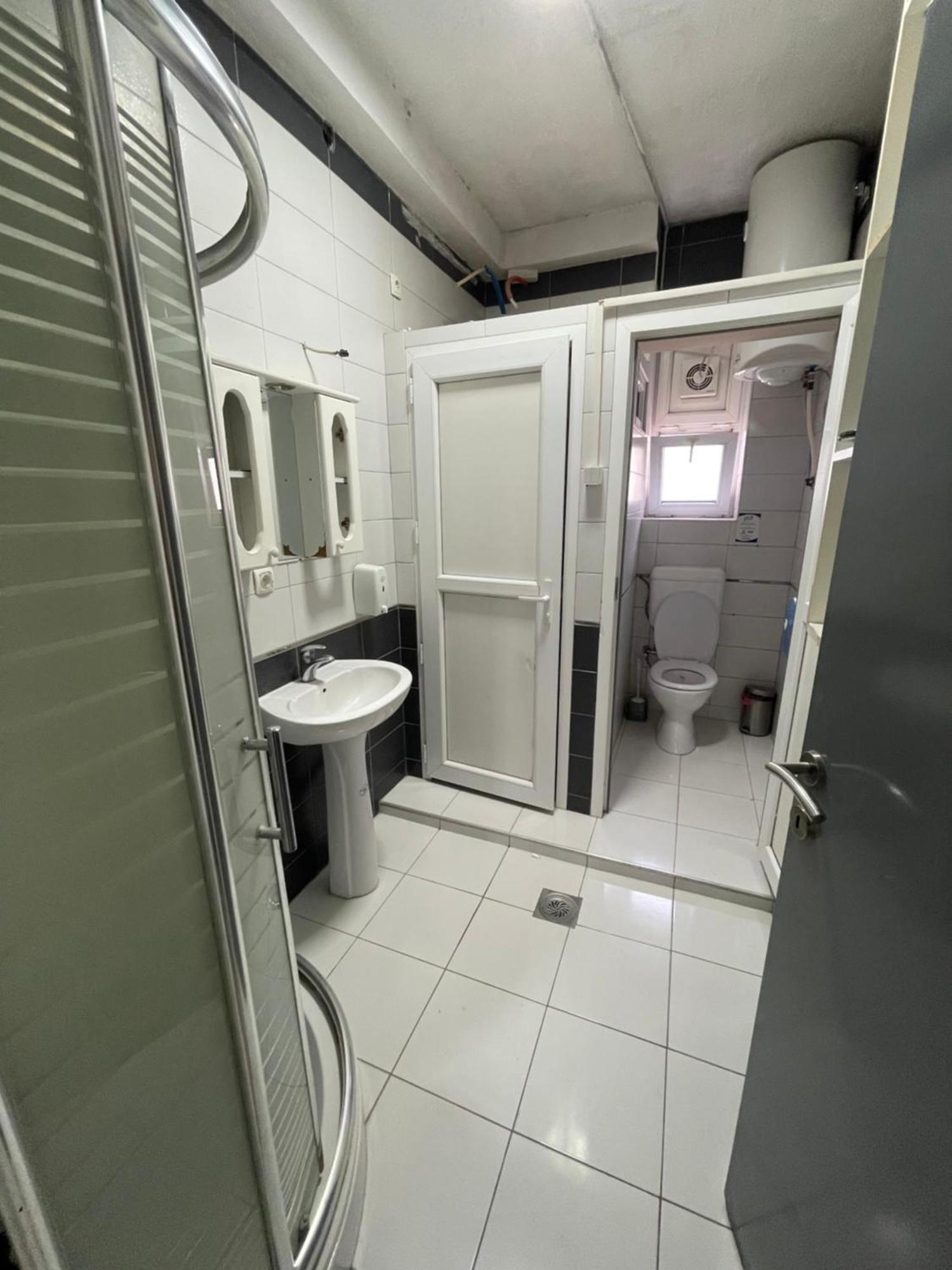 Newborn Comfort Hostel The Biggest Hostel Of Town With Best Location Priština Exteriér fotografie